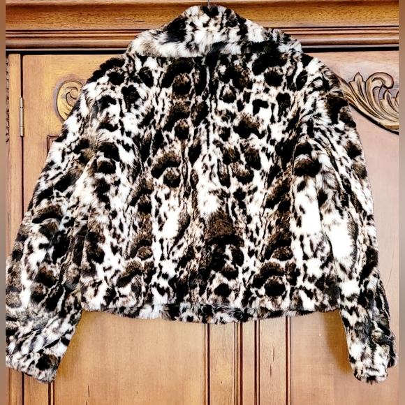 NWT-🐅🤎-Band of the Free-Short Lined Faux Fur Coat - Picture 8 of 9